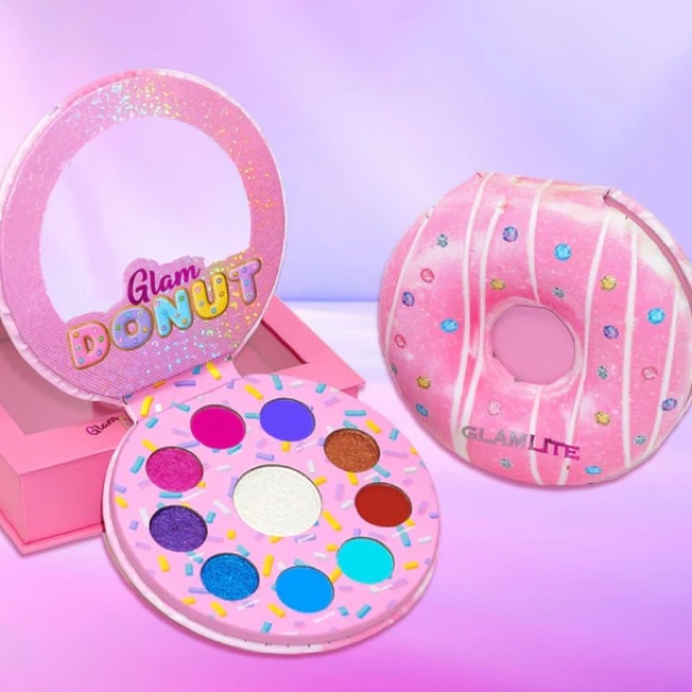 Glamlite Glam Donut colorful pigmented eyeshadow palette